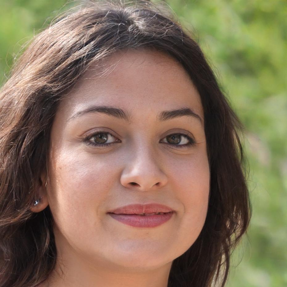 Specialistă în analiză financiară Andreea Popescu prezentând rezultate