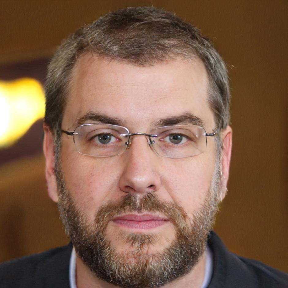 Adrian Ionescu - consultant financiar senior